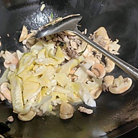 Step 6 for Stir-fried Pork with Shepherd