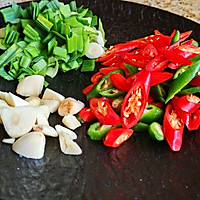 #春日尝鲜#五叔【农家小炒肉】的做法图解1