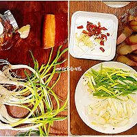 Step 2: Leeks stir-fried with preserved pork, a super tasty and spicy dish! #Fresh Spring Delights#