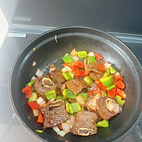 #SpringFreshness#FamilyNutritionMeal-Recipe for Pineapple Bell Pepper Beef Ribs Step 5