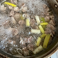 Steps for Waterless Tomato Beef Brisket 1