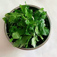 #寻味外婆乡传承春日宴#芹菜叶鸡蛋饼的做法图解1