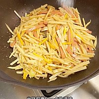 Step 8 for Sausage Stir-Fried Lotus Root