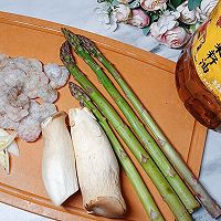#外婆乡传承春日宴#Black Pepper Asparagus Shrimp Cooking Steps 1