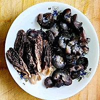 Step 3 image for Cucumber Mixed with Morels and Sea Cucumbers