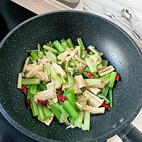 #寻味外婆乡传承春日宴#芹菜炒腐竹的做法图解10